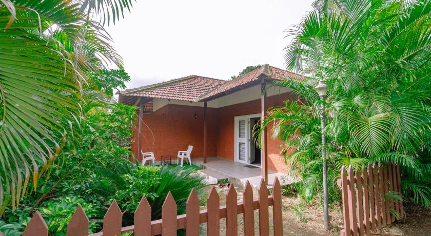 The Clover Resort Exterior